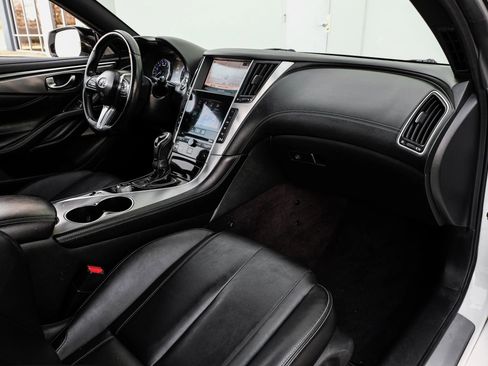Used 2017 INFINITI Q60 3.0t w/ Premium Plus Package 3.0T image 19