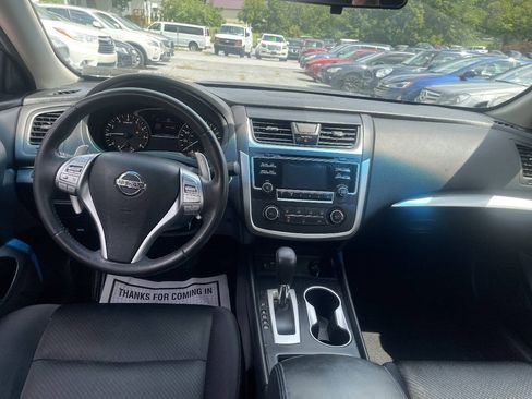 Used 2017 Nissan Altima 2.5 SR w/ Midnight Edition Package FWD image 20