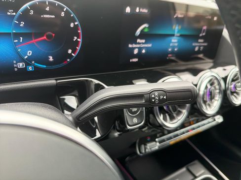 Used 2023 Mercedes-Benz GLA 250 4MATIC image 26