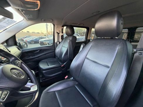 Used 2018 Mercedes-Benz Metris Passenger image 8