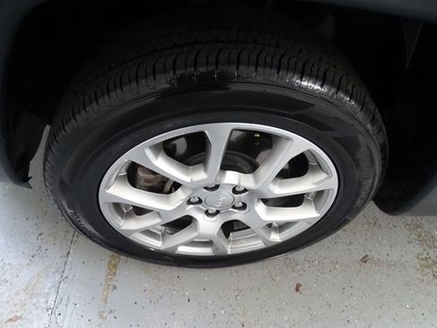 Certified 2023 Jeep Compass Latitude w/ Sun and Sound Group image 28