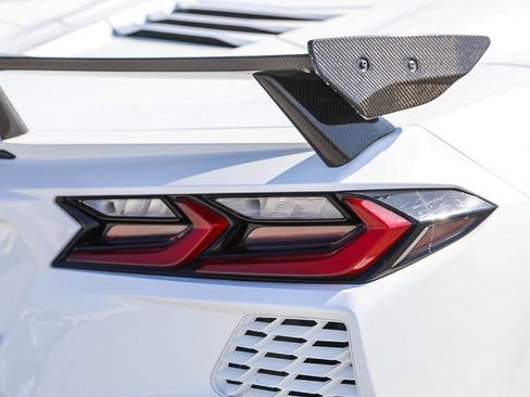 Used 2022 Chevrolet Corvette Stingray Premium Conv w/ Z51 Performance Package image 9