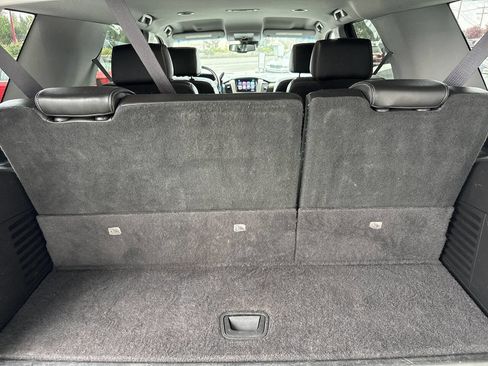 Used 2017 GMC Yukon Denali image 7