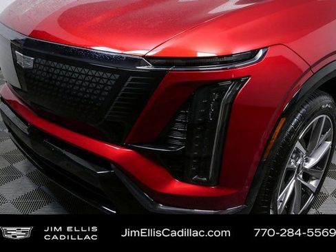 Certified 2026 Cadillac Vistiq Sport w/ LPO, Floor Liner Package image 35