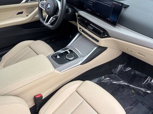 Used 2025 BMW 430i Coupe w/ M Sport Package RWD image 32
