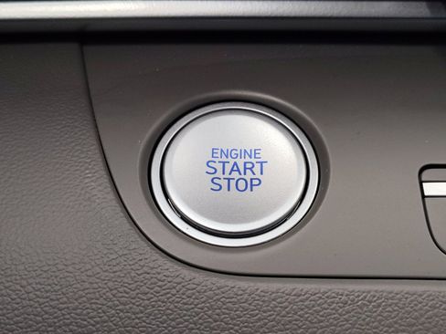 Used 2023 Hyundai Elantra SEL w/ Convenience Package FWD image 31