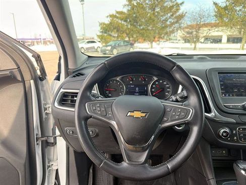 Used 2020 Chevrolet Equinox LT w/ Driver Convenience Package image 34