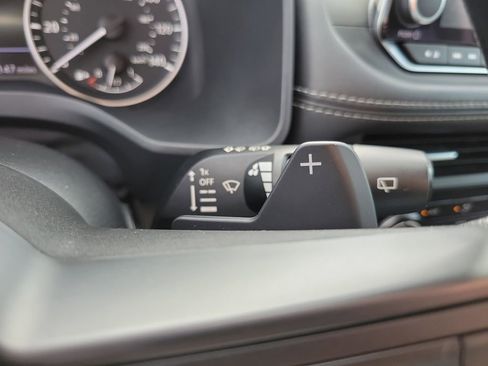 Used 2023 Nissan Rogue S image 9