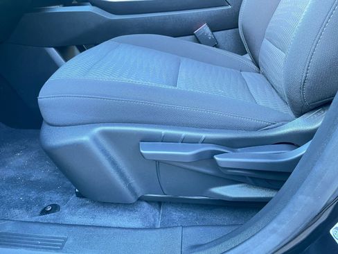 Used 2025 Chevrolet Equinox LT image 23