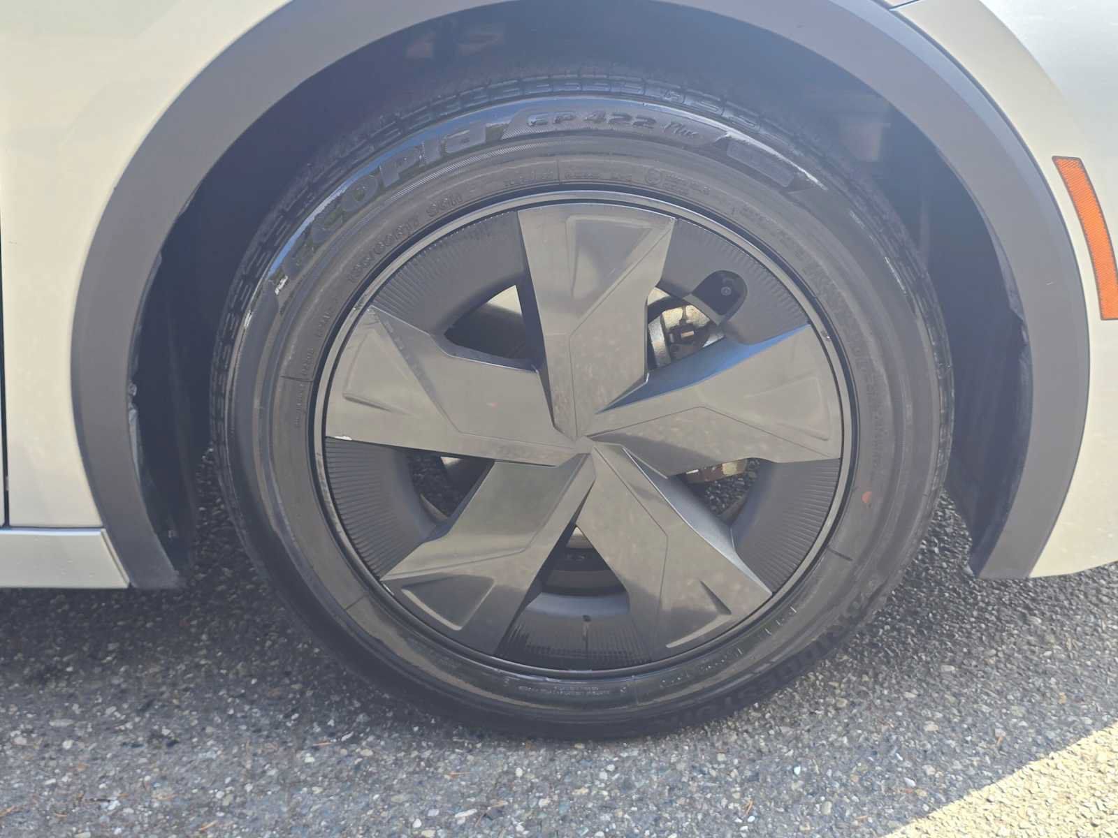 Certified 2025 Toyota Prius LE FWD image 9