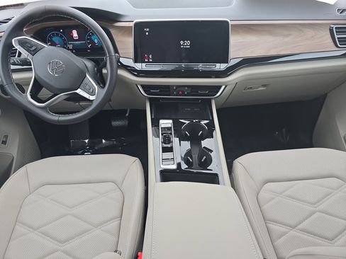 New 2026 Volkswagen Atlas SE image 9