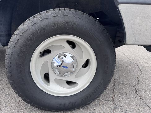Used 1997 Ford F150 4x4 Regular Cab image 49