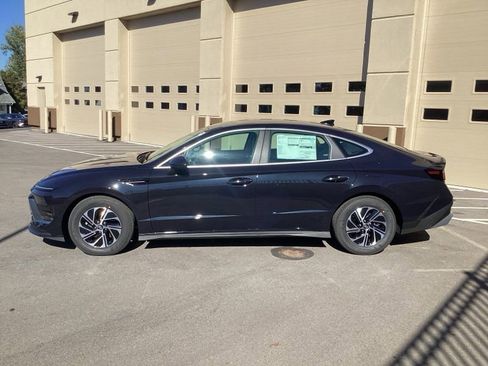 New 2026 Hyundai Sonata Blue FWD image 4
