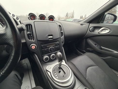 Used 2012 Nissan 370Z Coupe image 11