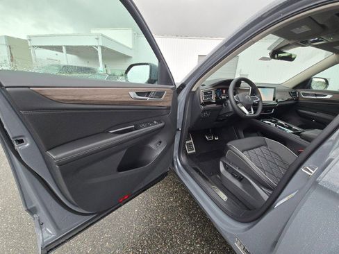 New 2026 Volkswagen Atlas SEL Premium R-Line image 23