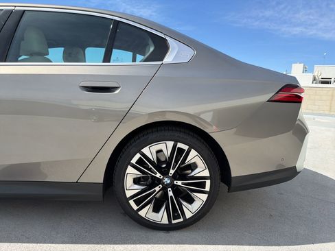 Used 2026 BMW 540i xDrive 540i xDrive w/ Premium Package image 5