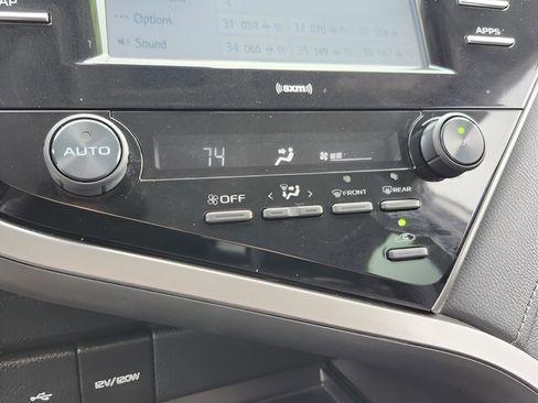 Used 2020 Toyota Camry SE image 24