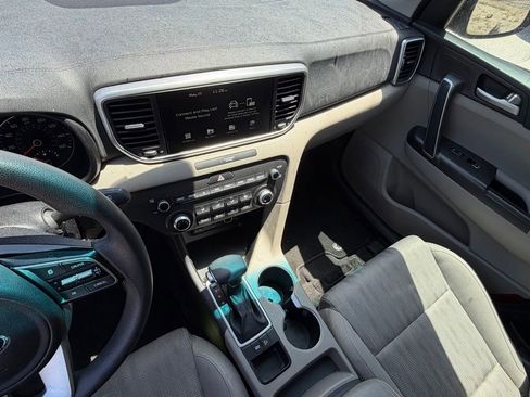 Used 2022 Kia Sportage LX FWD image 18