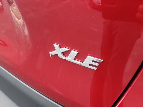 Used 2023 Toyota RAV4 XLE Premium image 10