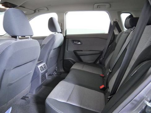 Used 2022 Nissan Rogue SV AWD/4WD image 19