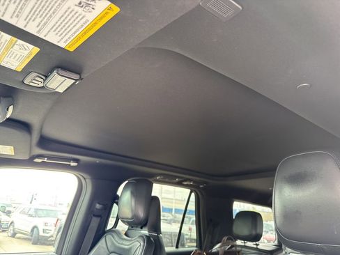 Used 2022 Lincoln Navigator Reserve AWD/4WD image 13
