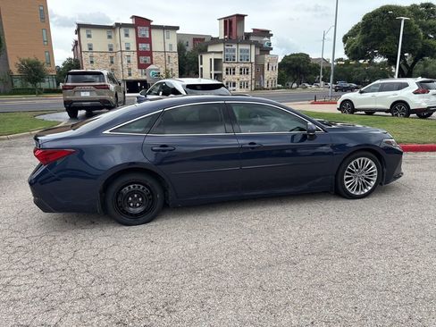 Used 2019 Toyota Avalon Limited w/ Advanced Safety Package FWD image 6
