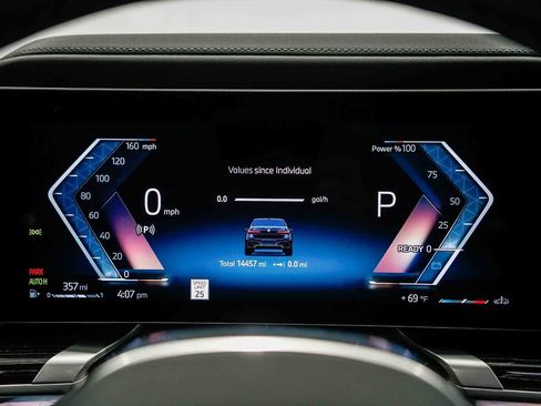 Used 2025 BMW 740i w/ Premium Package RWD image 24