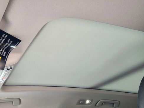 New 2024 Volkswagen Taos SE image 19