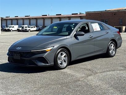 Used 2024 Hyundai Elantra SE