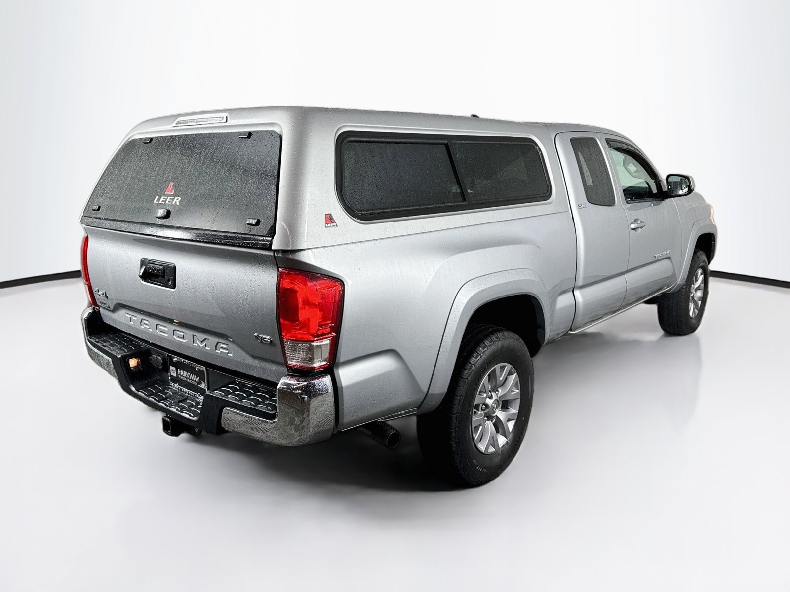 Certified 2017 Toyota Tacoma SR5 w/ Tow Package AWD/4WD image 7
