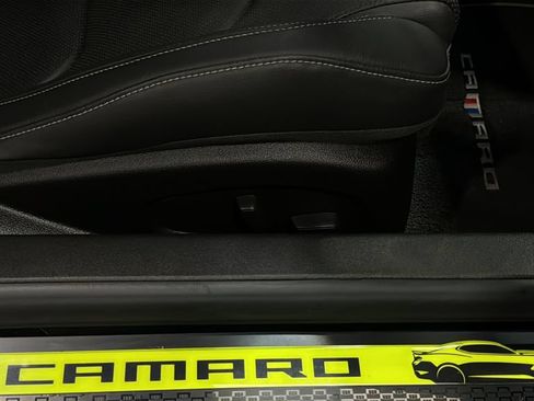 Used 2022 Chevrolet Camaro LT RWD image 12