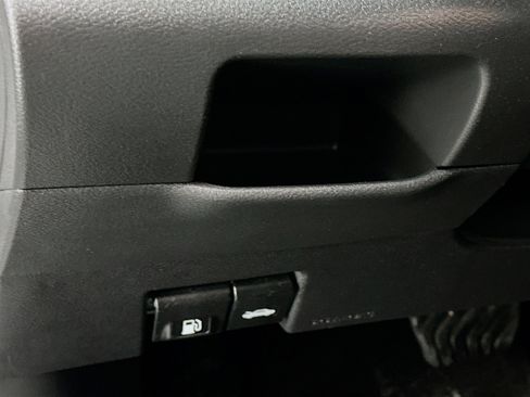 Used 2021 Nissan Kicks SV image 17