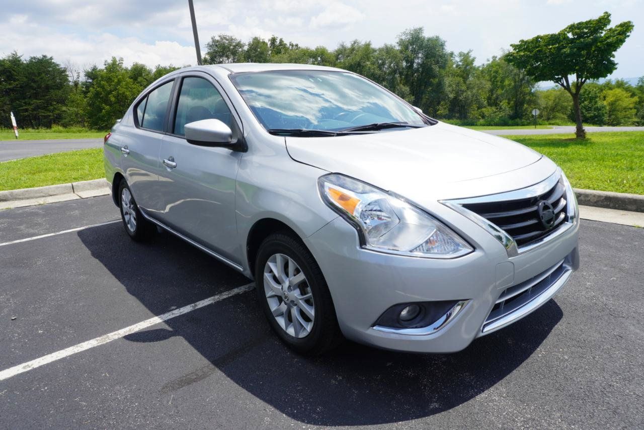 Used 2017 Nissan Versa SV w/ SV Special Edition Package FWD image 3