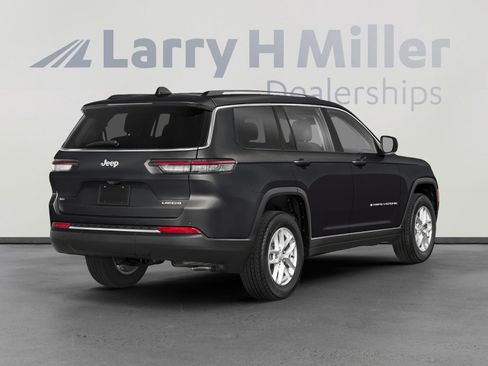 Used 2023 Jeep Grand Cherokee L Laredo AWD/4WD image 2