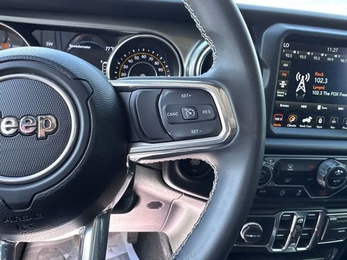 Used 2023 Jeep Wrangler Unlimited Sahara AWD/4WD image 12
