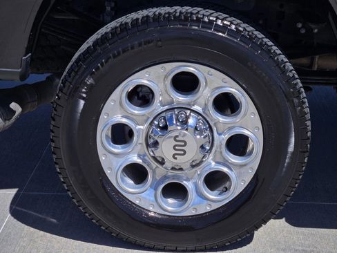 Used 2024 Ford F350 King Ranch w/ FX4 Off-Road Package AWD/4WD image 10