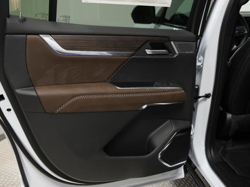 New 2026 GMC Acadia Denali Ultimate w/ LPO, Floor Liner Package image 22