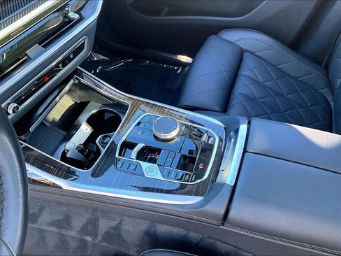 Used 2024 BMW X7 xDrive40i image 34