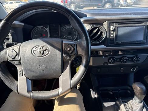 Used 2017 Toyota Tacoma SR5 w/ Tow Package image 9