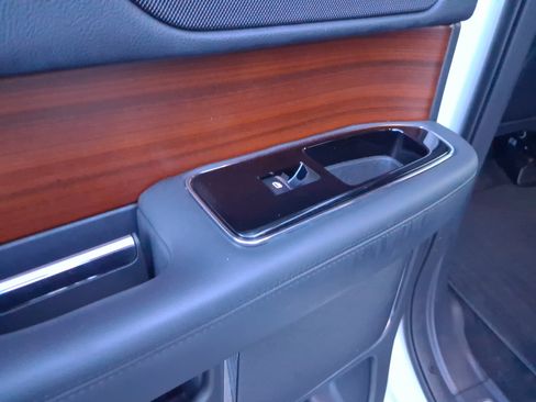 Certified 2024 Lincoln Navigator Premiere AWD/4WD image 8