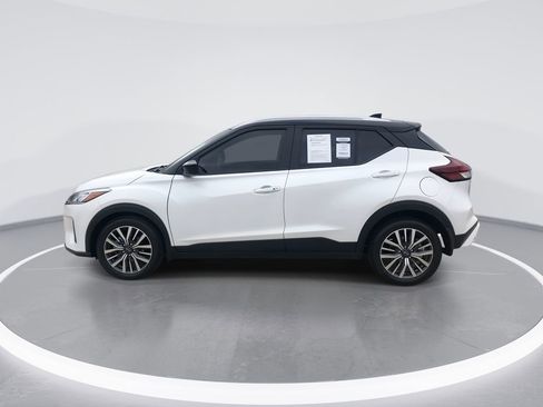 Used 2024 Nissan Kicks SV w/ Interior Electronics Package FWD image 5