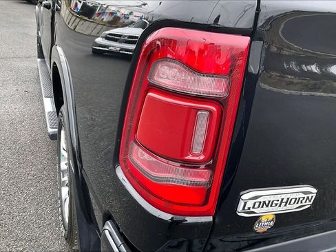 Used 2022 RAM 1500 Limited w/ Body-Colour Bumper Group image 32