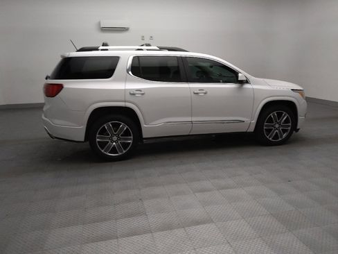 Used 2018 GMC Acadia Denali w/ Technology Package FWD image 10