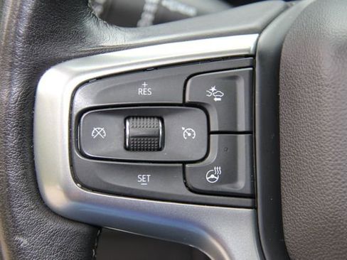 Used 2023 Chevrolet Suburban Premier AWD/4WD image 24