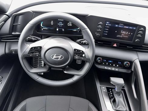 New 2026 Hyundai Elantra SEL Sport FWD image 17