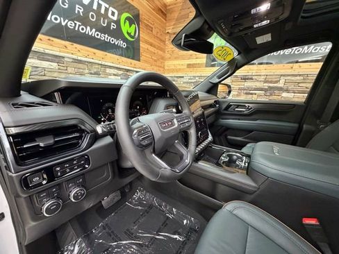 Used 2025 GMC Yukon AT4 image 11