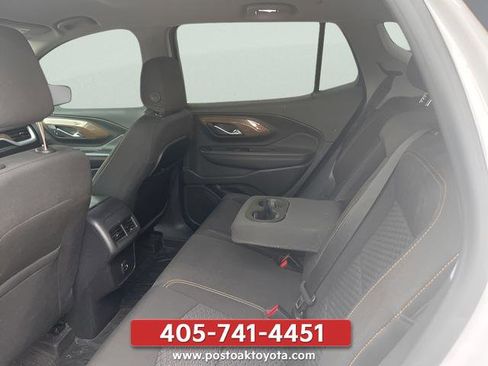 Used 2020 GMC Terrain SLE FWD image 9