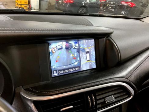 Used 2019 INFINITI QX30 LUXE w/ Navigation Package image 26