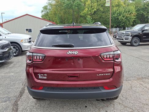 Used 2022 Jeep Compass Limited image 7