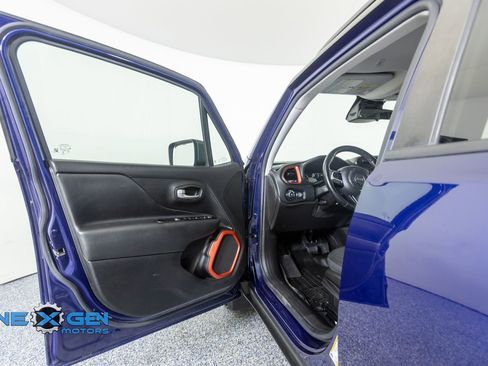 Used 2020 Jeep Renegade Trailhawk w/ Cold Weather Group AWD/4WD image 9